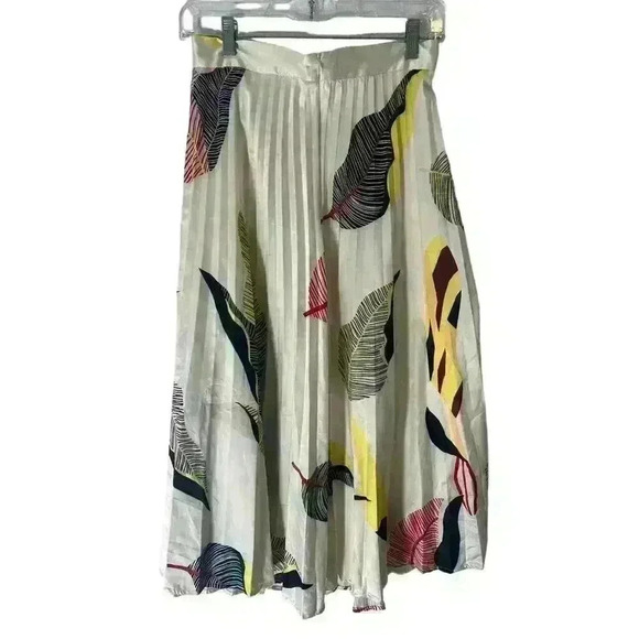 Maxi plated skirt size small - Picture 6 of 8